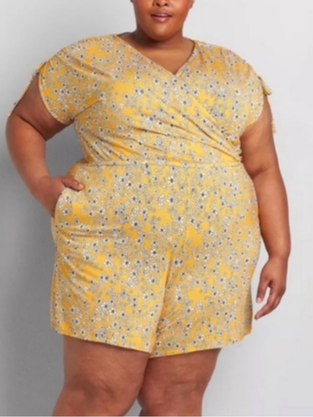 EUC Lane Bryant Sunshine Yellow Floral Shorts Romper Plus Size 38/40 6X 7X